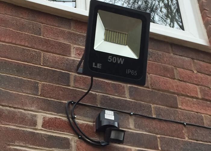 outdoor light fit services