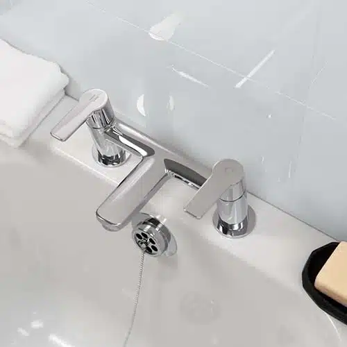 bathroom-tap-option8-handyman-tameside (2)
